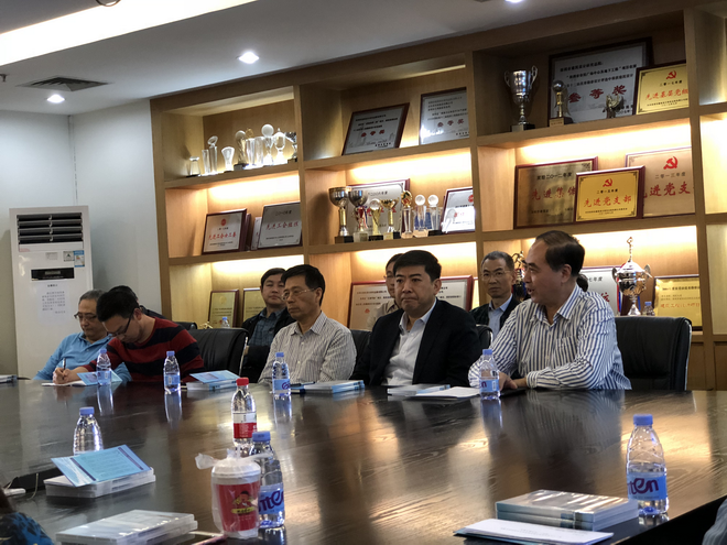 澳门资料1688于2018年3月6日上午在设计大厦召开了五届五次常务理事会第一次会议