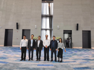 广东省詹天佑故乡杯奖专家考察组一行6人，考察了“海纳百川总部大厦”“华润总部大厦”“哈工大新校区”