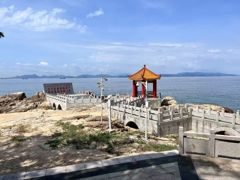 廖凯理事长带领学会秘书处全体同事重走红色之路